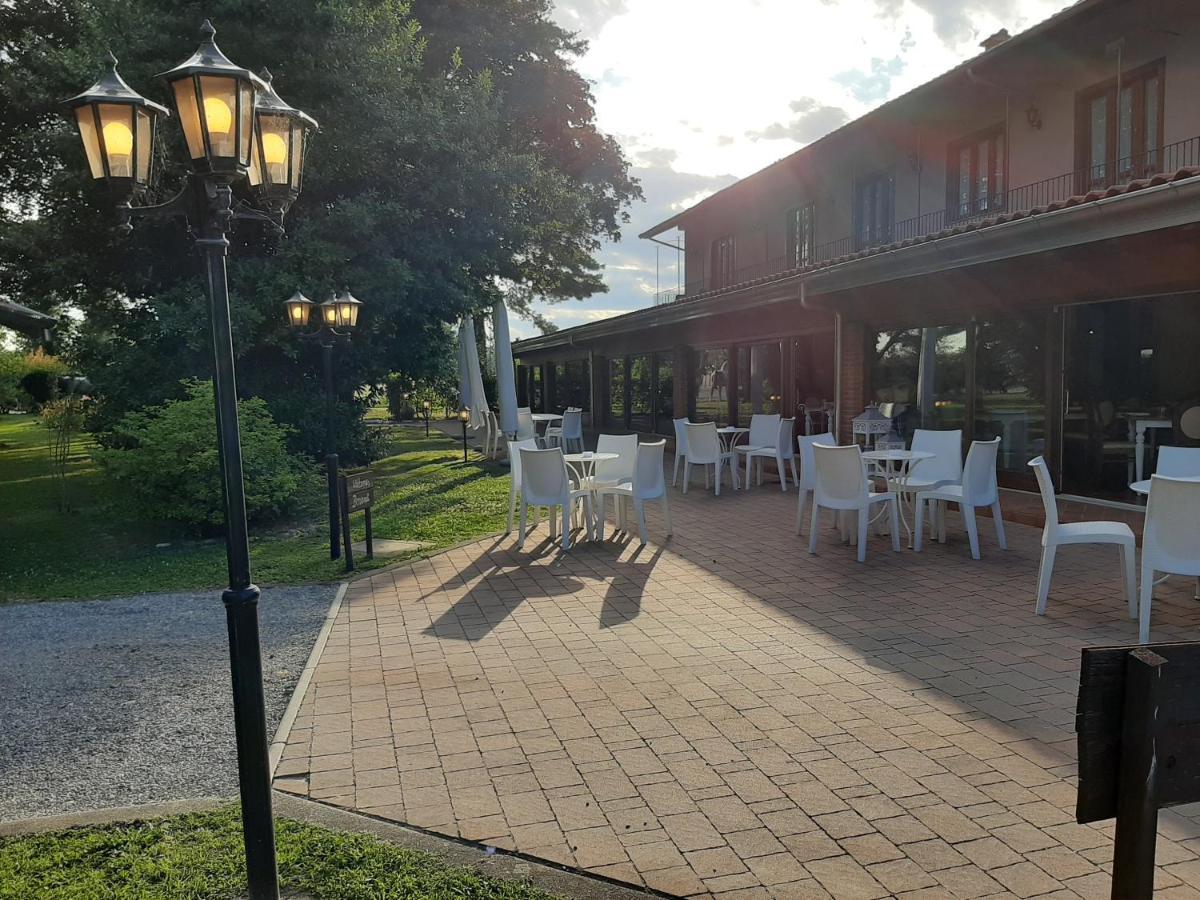 La Locanda Della Staffa Pombia Zewnętrze zdjęcie