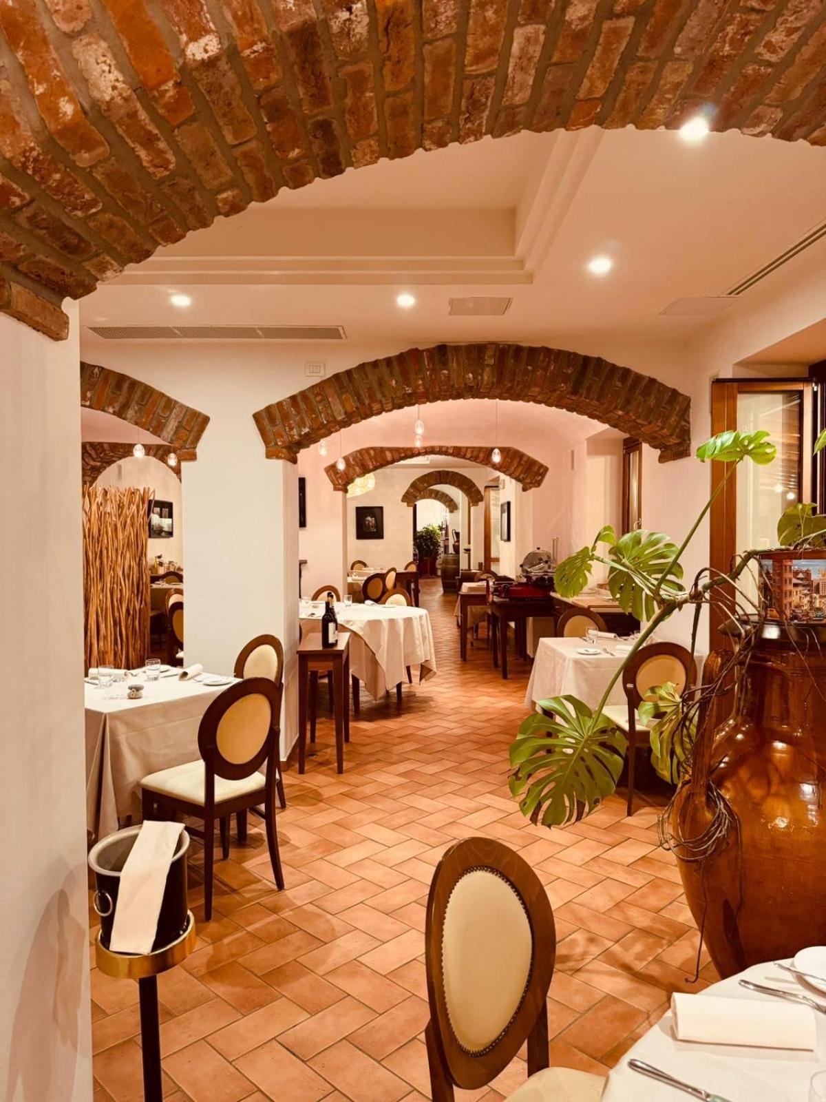 La Locanda Della Staffa Pombia Zewnętrze zdjęcie